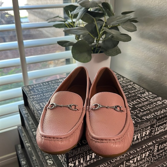 Coach loafer/driver shoe in rose leather size 5.5 - Picture 1 of 6